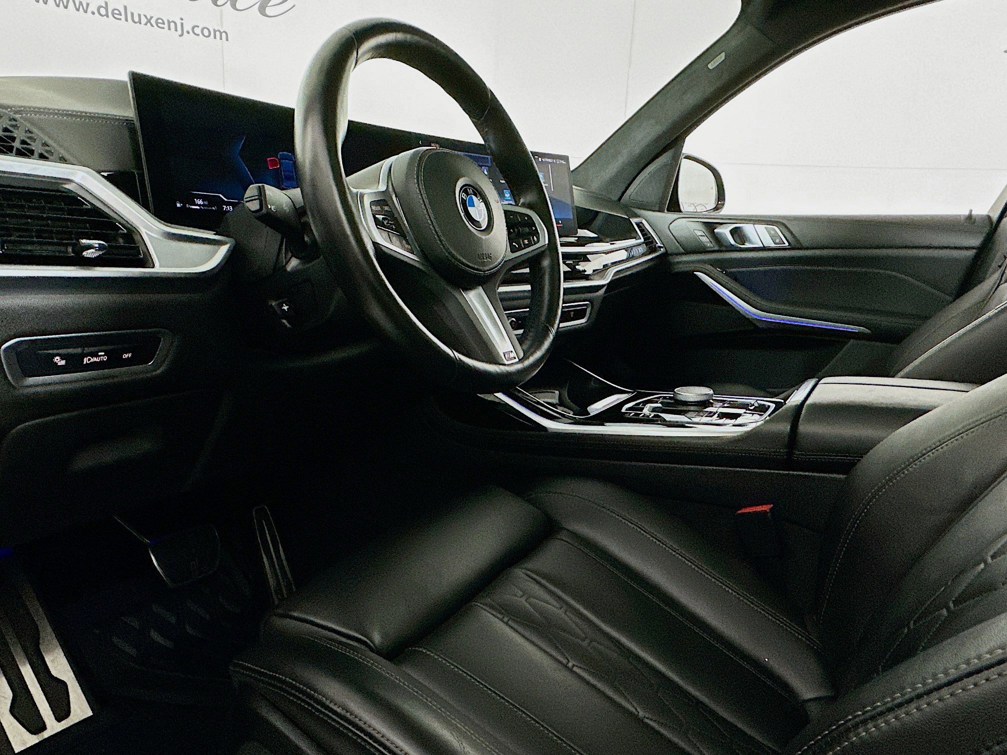 Used 2024 BMW X7 xDrive40i w/ M Sport Package image 7