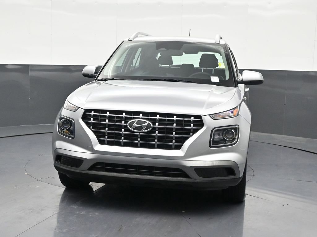 Used 2023 Hyundai Venue SEL w/ Cargo Package FWD image 9