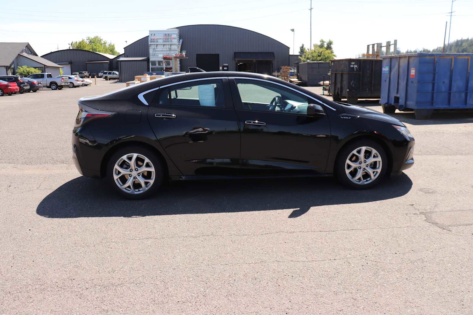 Used 2016 Chevrolet Volt Premier w/ Driver Confidence Package FWD image 4