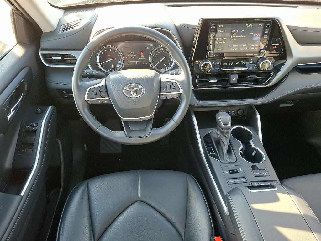 Used 2022 Toyota Highlander XLE image 23