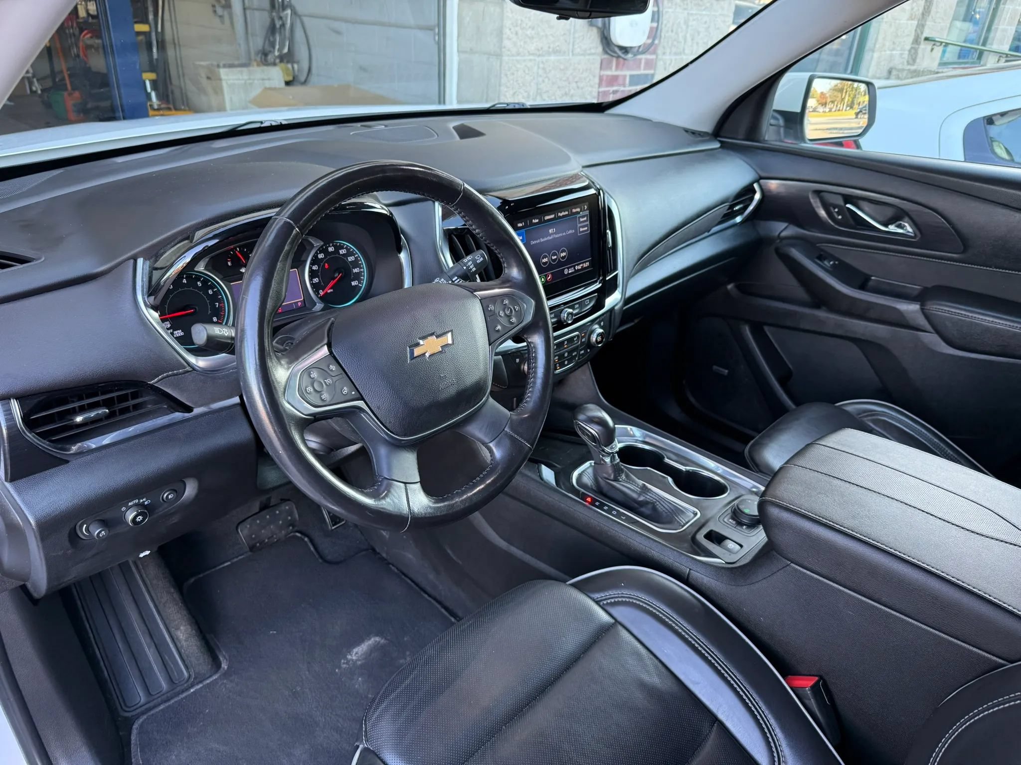 Used 2021 Chevrolet Traverse High Country w/ LPO, Cargo Package AWD/4WD image 18
