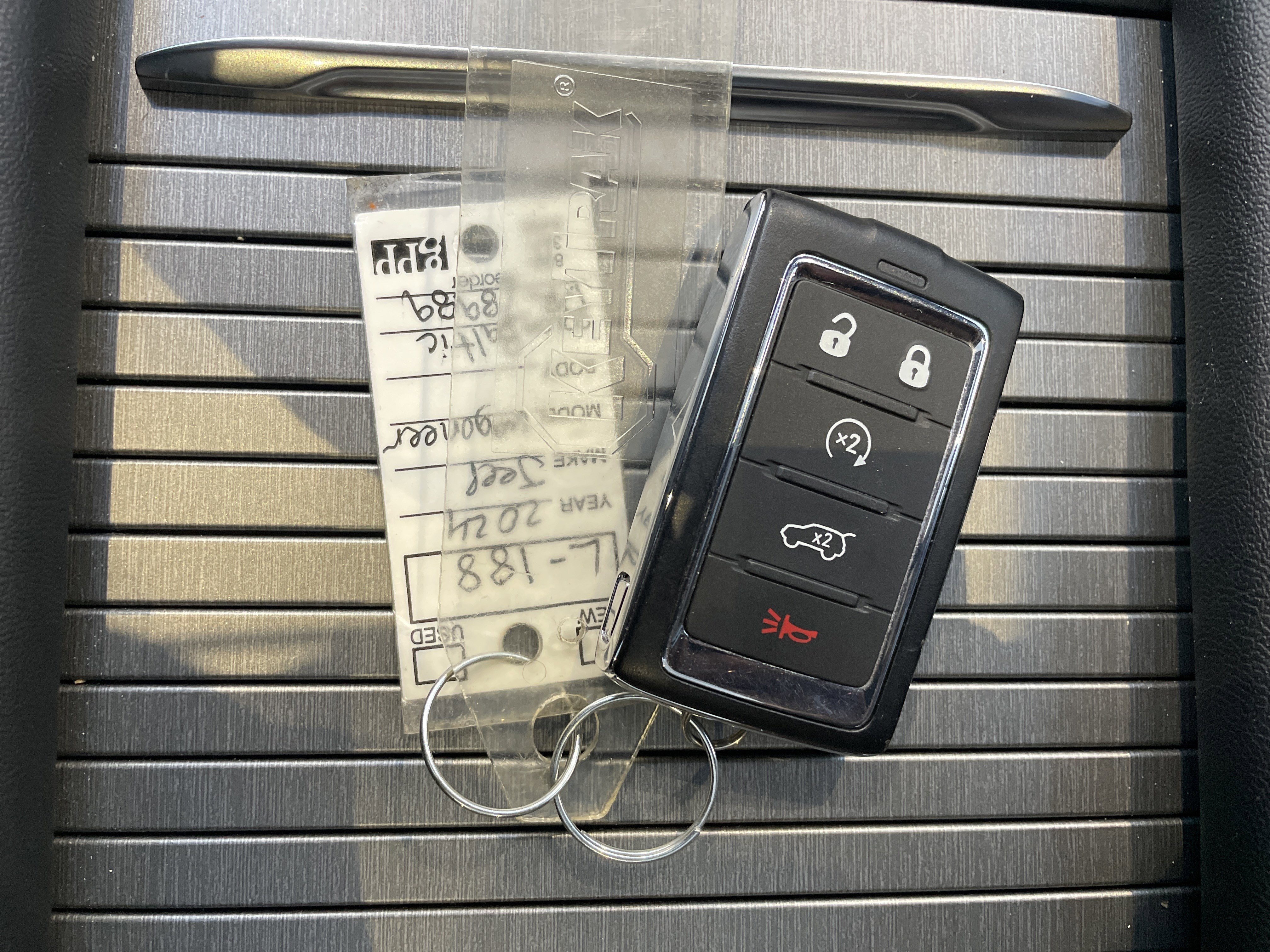 Used 2024 Jeep Wagoneer Series II image 40