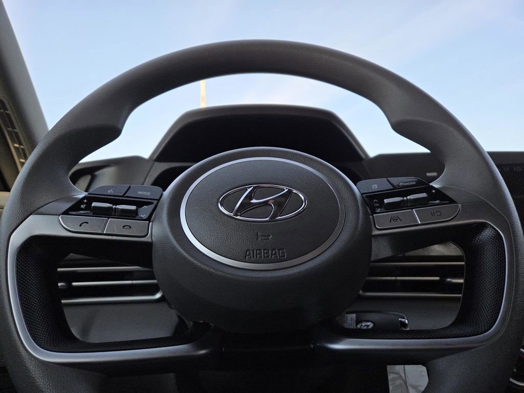 Used 2021 Hyundai Elantra SE image 20