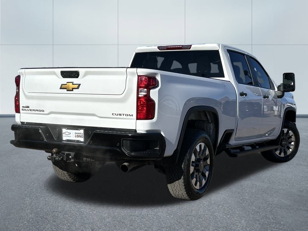 Used 2024 Chevrolet Silverado 2500 Custom w/ Custom Value Package image 2