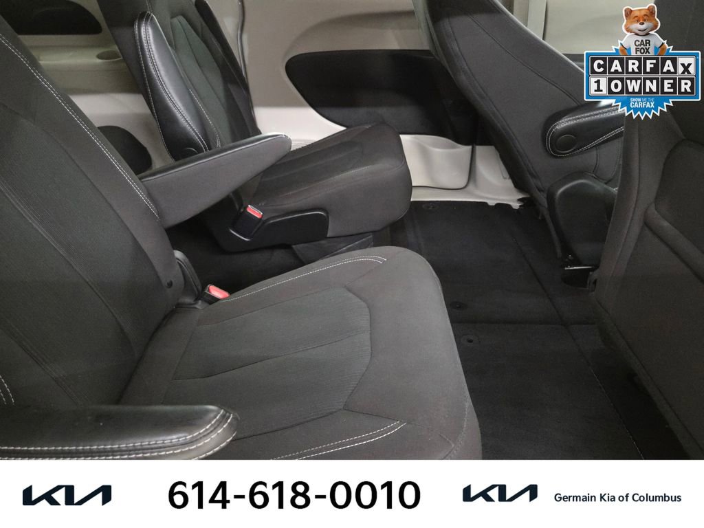 Used 2023 Chrysler Voyager LX image 20