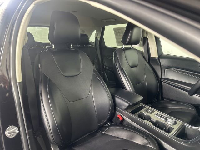 Used 2022 Ford Edge Titanium w/ Equipment Group 301A image 15