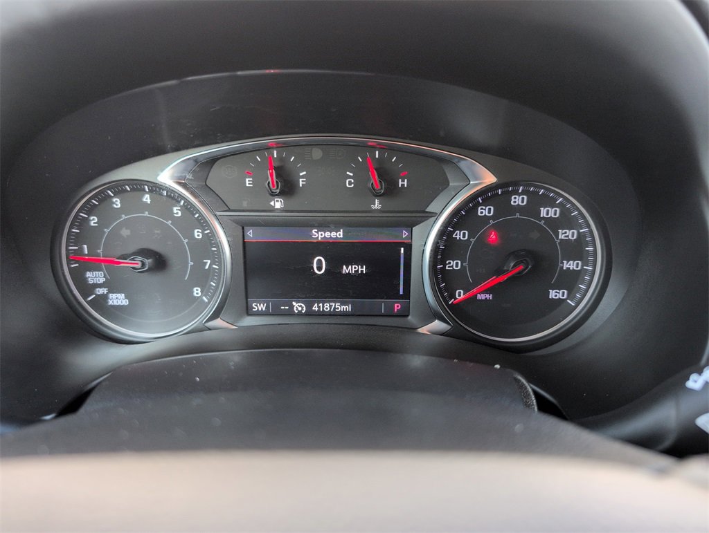 Used 2024 GMC Terrain SLT image 32
