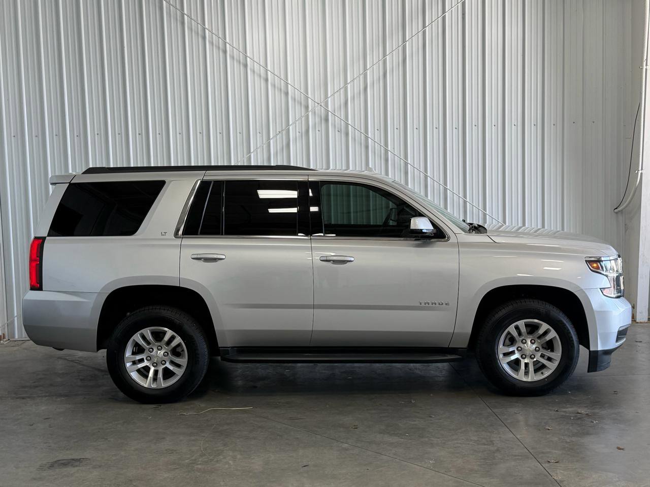 Used 2018 Chevrolet Tahoe LT AWD/4WD image 2