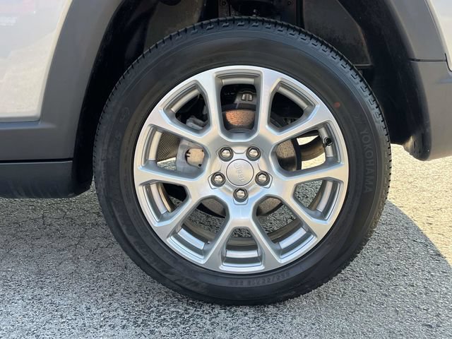 Used 2023 Jeep Compass Latitude AWD/4WD image 11