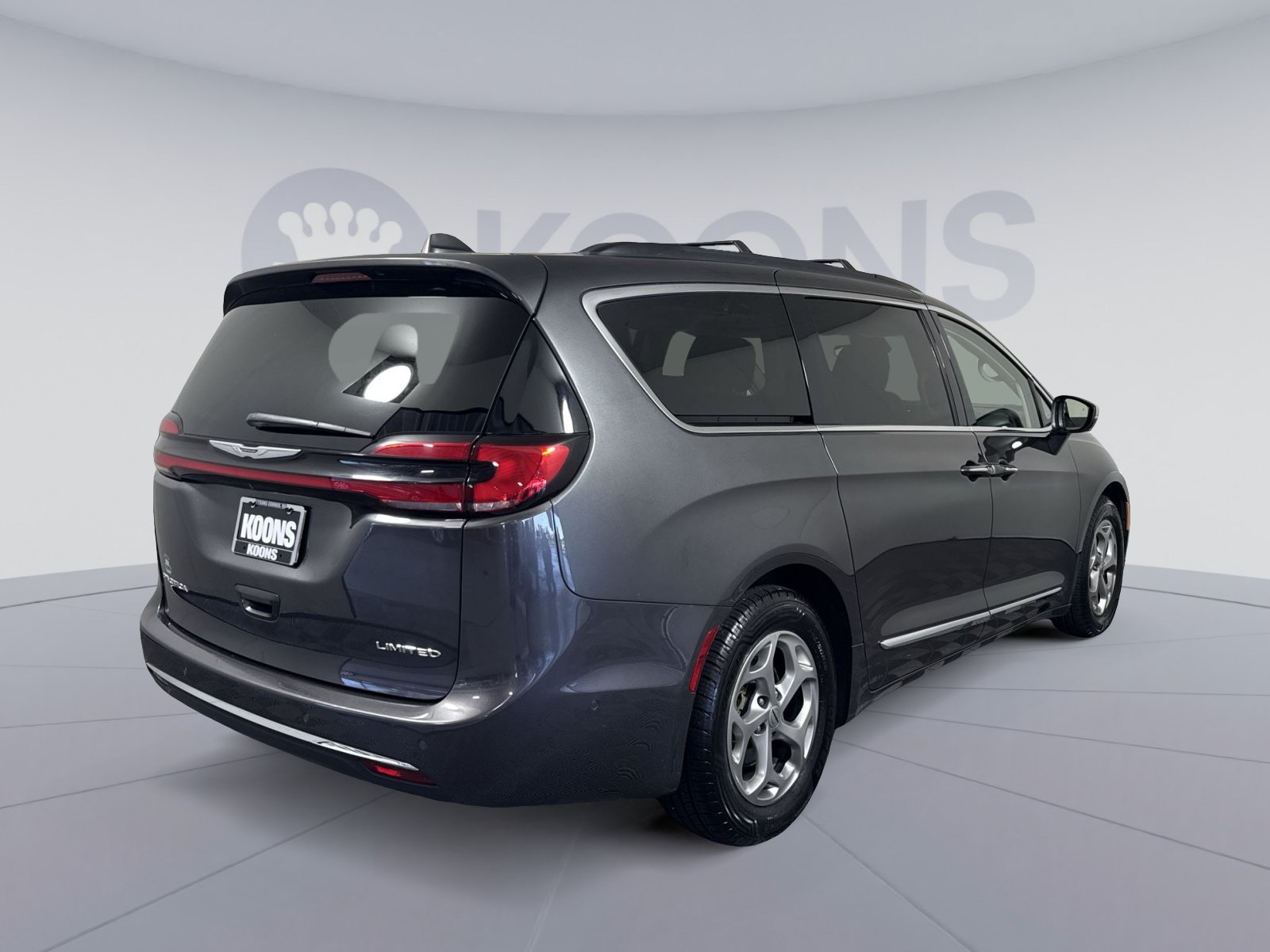 Used 2022 Chrysler Pacifica Limited FWD image 7