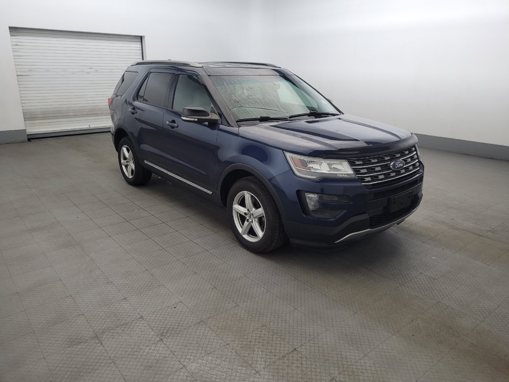 Used 2016 Ford Explorer XLT w/ Equipment Group 202A AWD/4WD image 13
