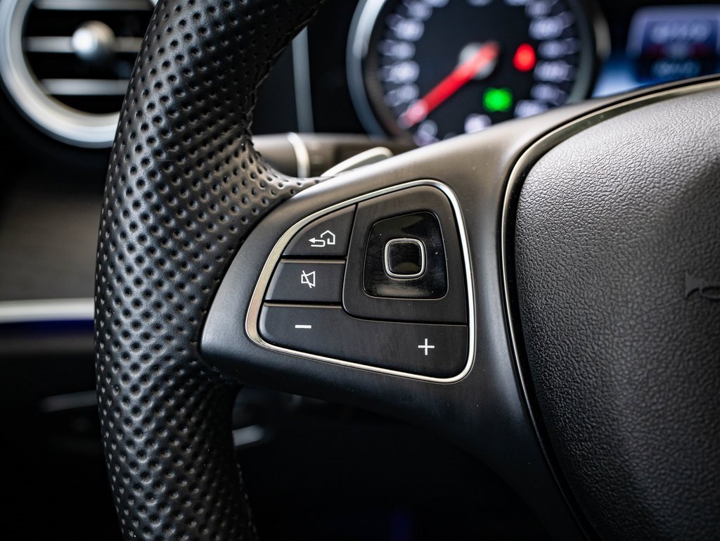 Used 2018 Mercedes-Benz E 400 4MATIC Sedan image 25