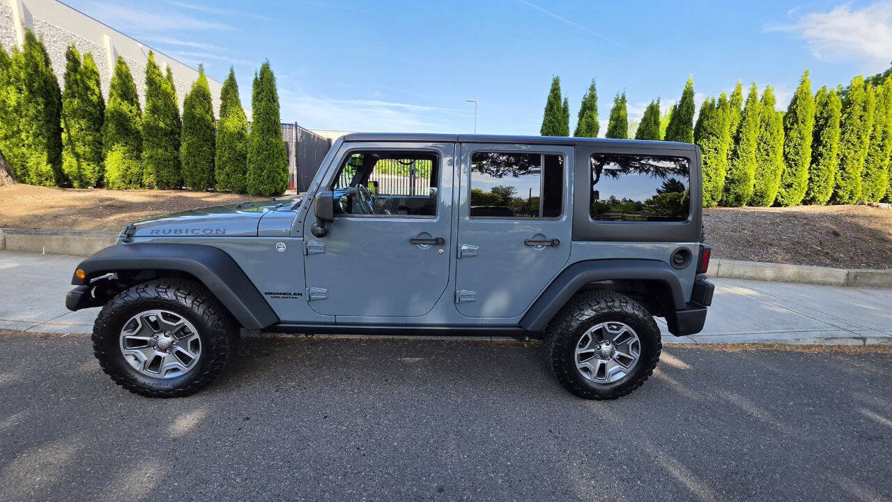 Used 2015 Jeep Wrangler Unlimited Rubicon w/ Connectivity Group AWD/4WD image 8