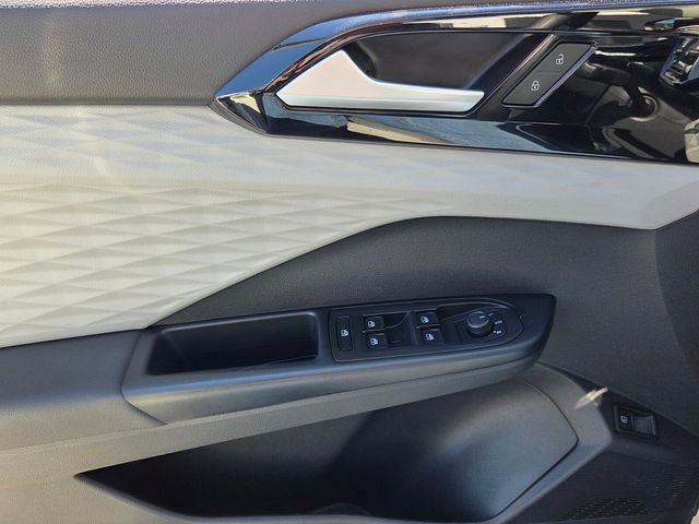 Used 2022 Volkswagen Taos S image 32