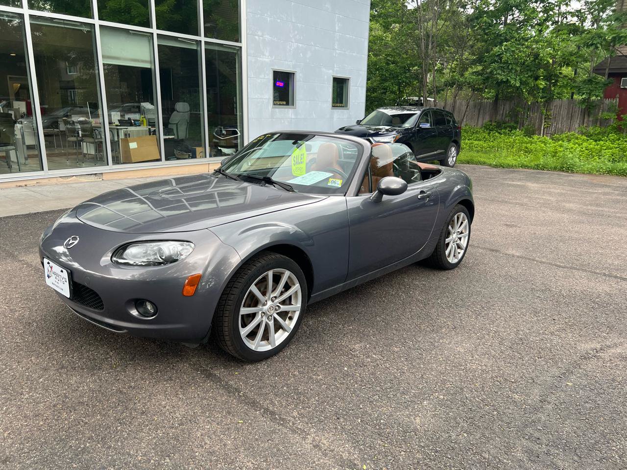 Used 2006 MAZDA MX-5 Miata Grand Touring RWD image 17