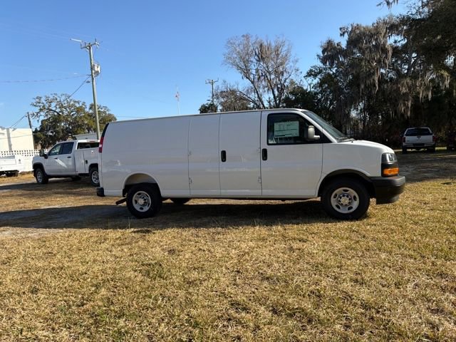 New 2025 Chevrolet Express 2500 Work Van 3D Extended Cargo Van w/ Driver Convenience Package RWD image 18