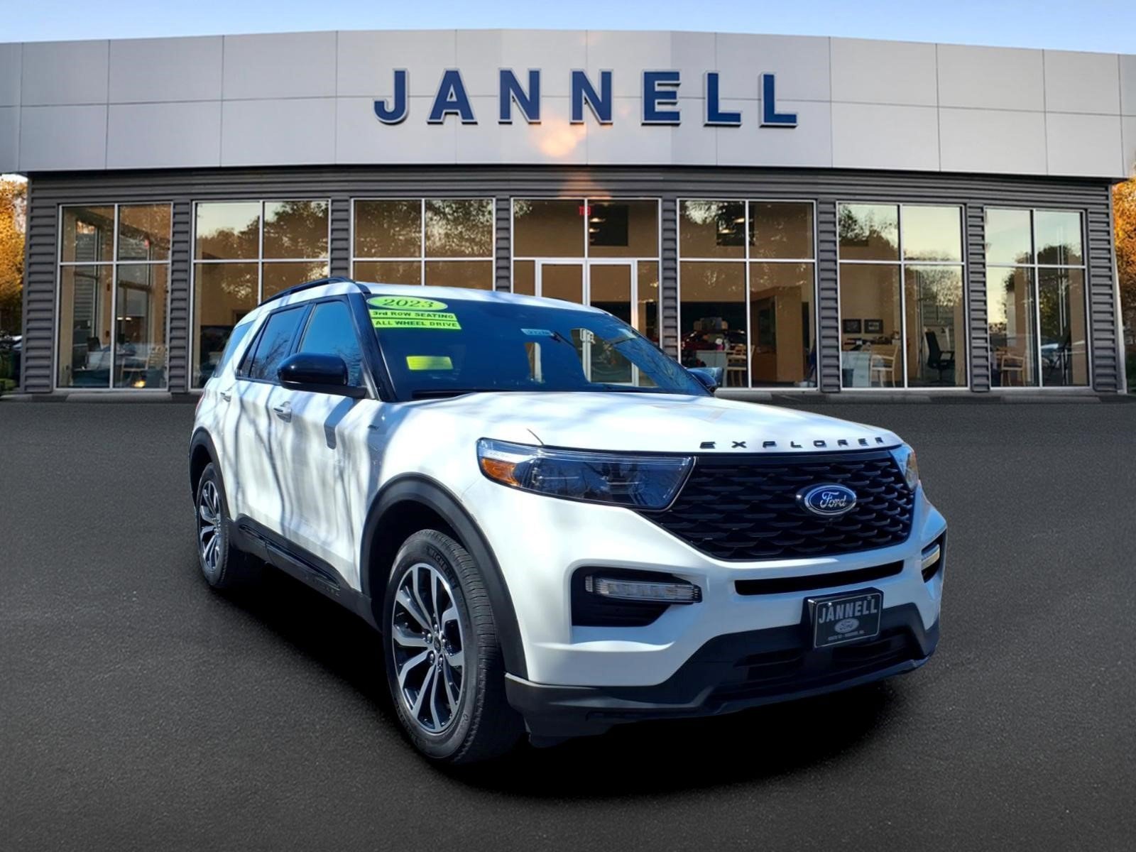 Used 2023 Ford Explorer ST-Line w/ Class IV Trailer Tow Package image 3