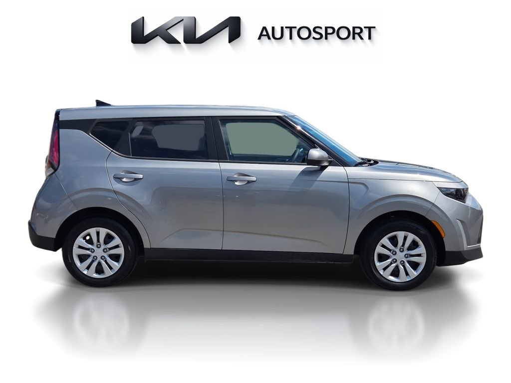 Used 2025 Kia Soul LX image 7