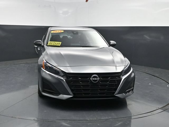 Used 2025 Nissan Altima 2.5 SV FWD image 2