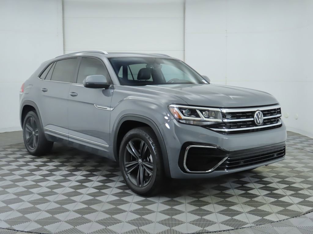 Used 2021 Volkswagen Atlas Cross Sport SE w/ Panoramic Sunroof Package image 3