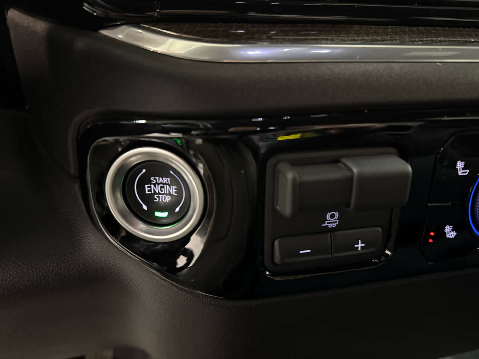 Certified 2025 Chevrolet Silverado 2500 LT w/ Convenience Package image 22