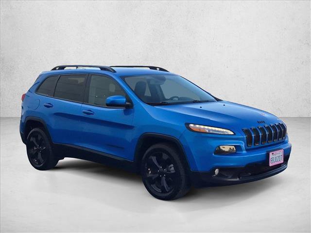 Used 2018 Jeep Cherokee Latitude w/ Altitude Package FWD image 3