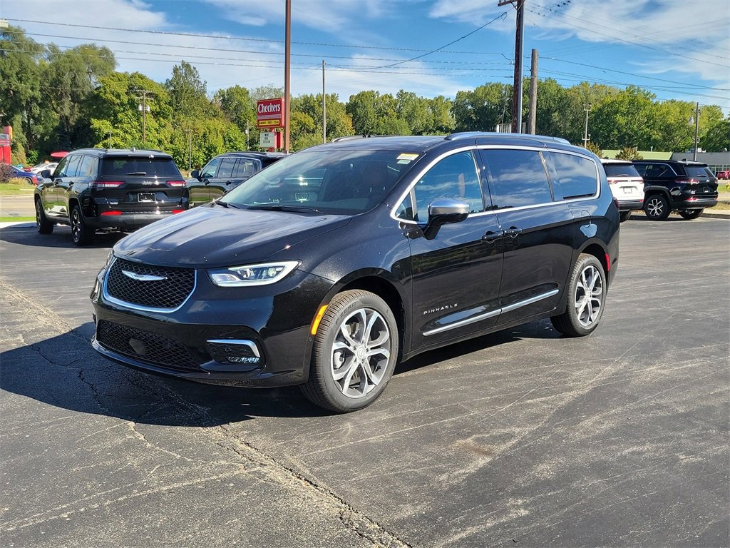 New 2026 Chrysler Pacifica Pinnacle image 2