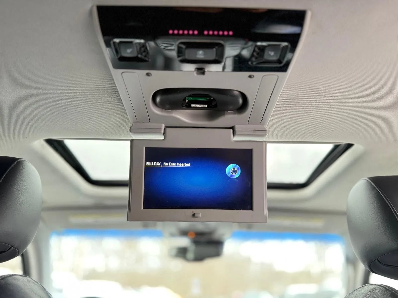 Used 2015 Cadillac Escalade ESV Luxury image 26