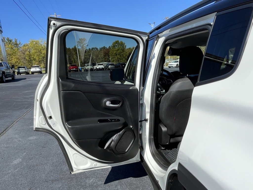 Used 2023 Jeep Renegade Trailhawk image 13