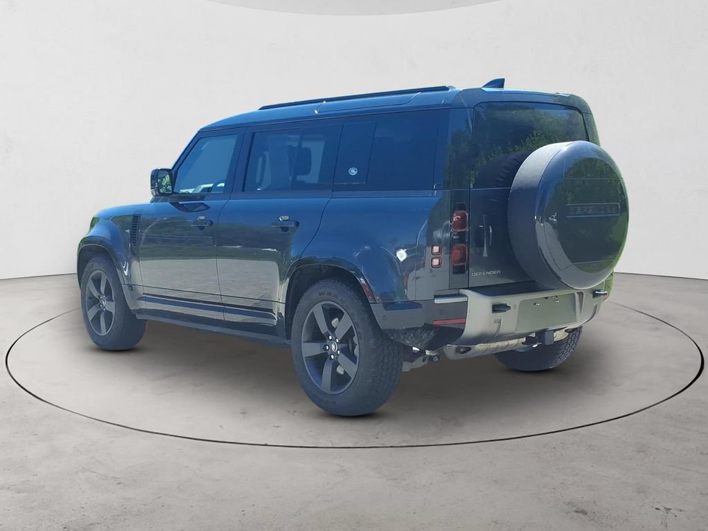 Used 2024 Land Rover Defender 110 X-Dynamic SE AWD/4WD image 7