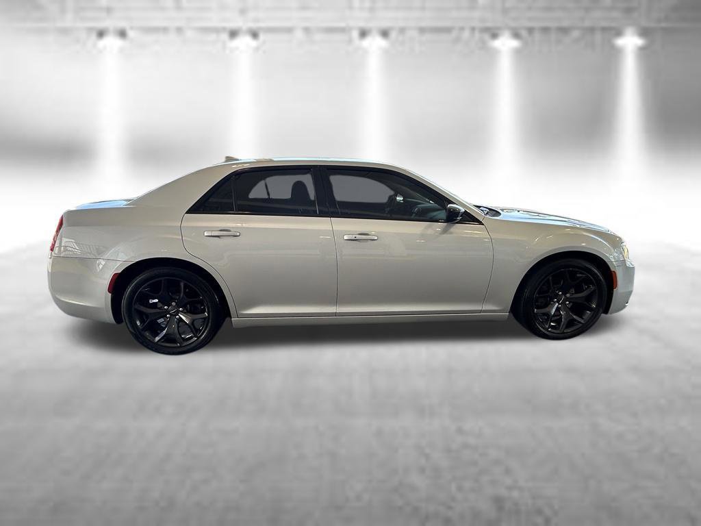 Used 2021 Chrysler 300 Touring w/ Sport Appearance Package RWD image 3