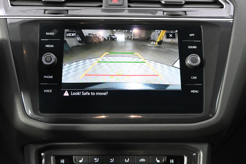 Used 2021 Volkswagen Tiguan SE AWD/4WD image 29