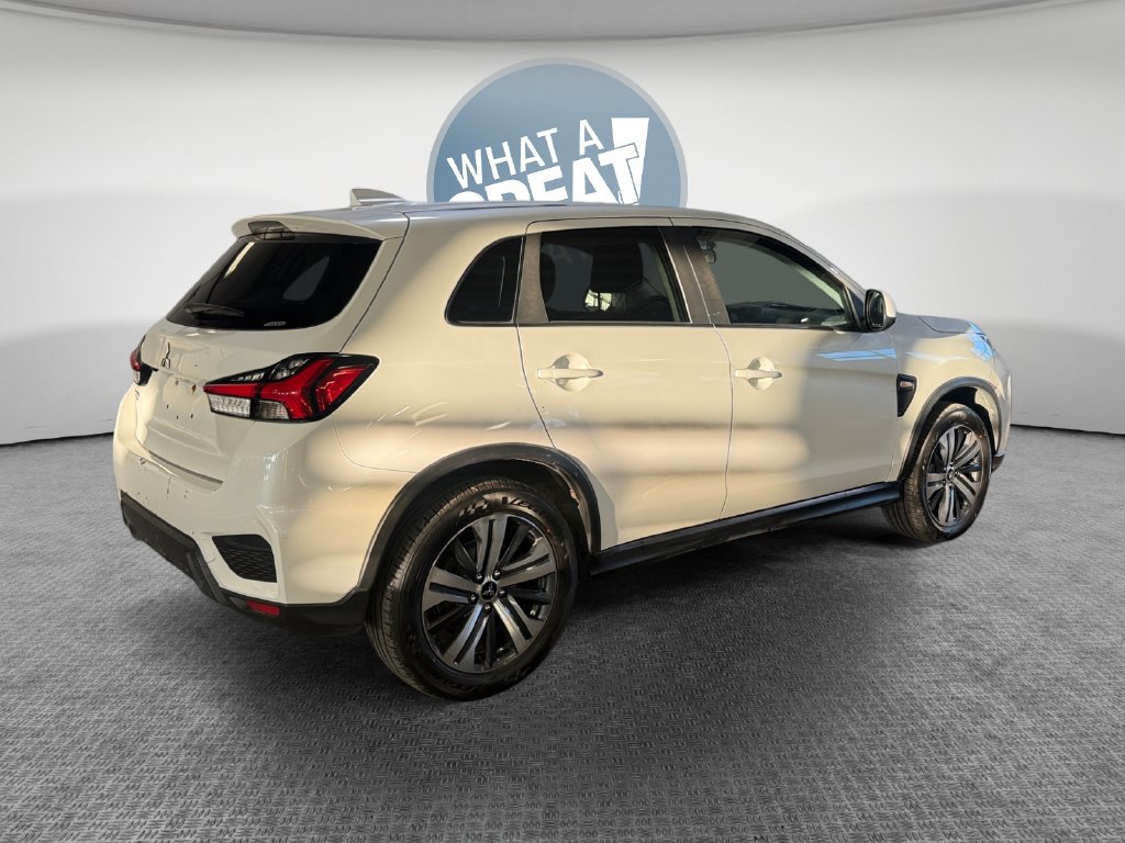 Used 2020 Mitsubishi Outlander Sport ES AWD/4WD image 3