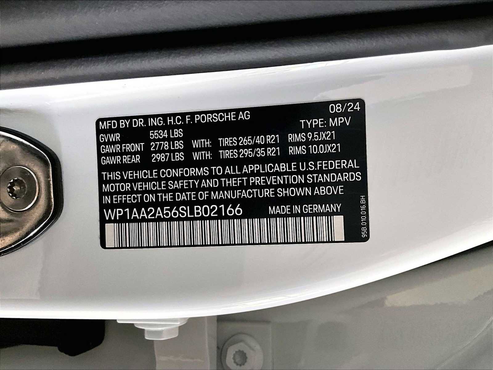 Used 2025 Porsche Macan image 35