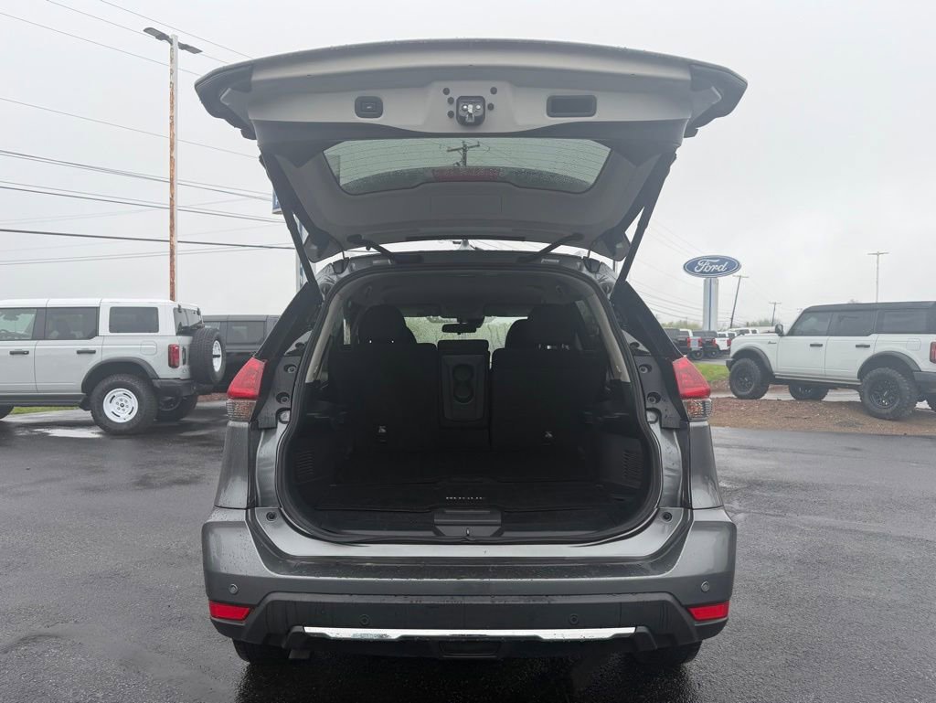 Used 2020 Nissan Rogue SV w/ Premium Package FWD image 5