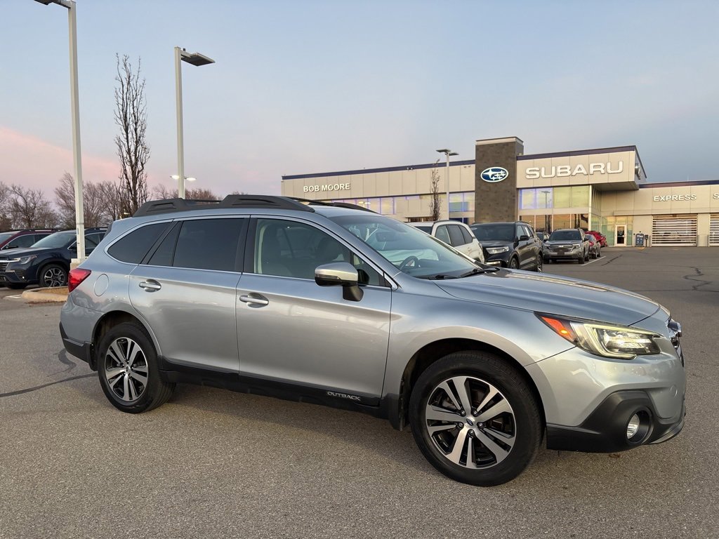 Used 2018 Subaru Outback 2.5i Limited image 1