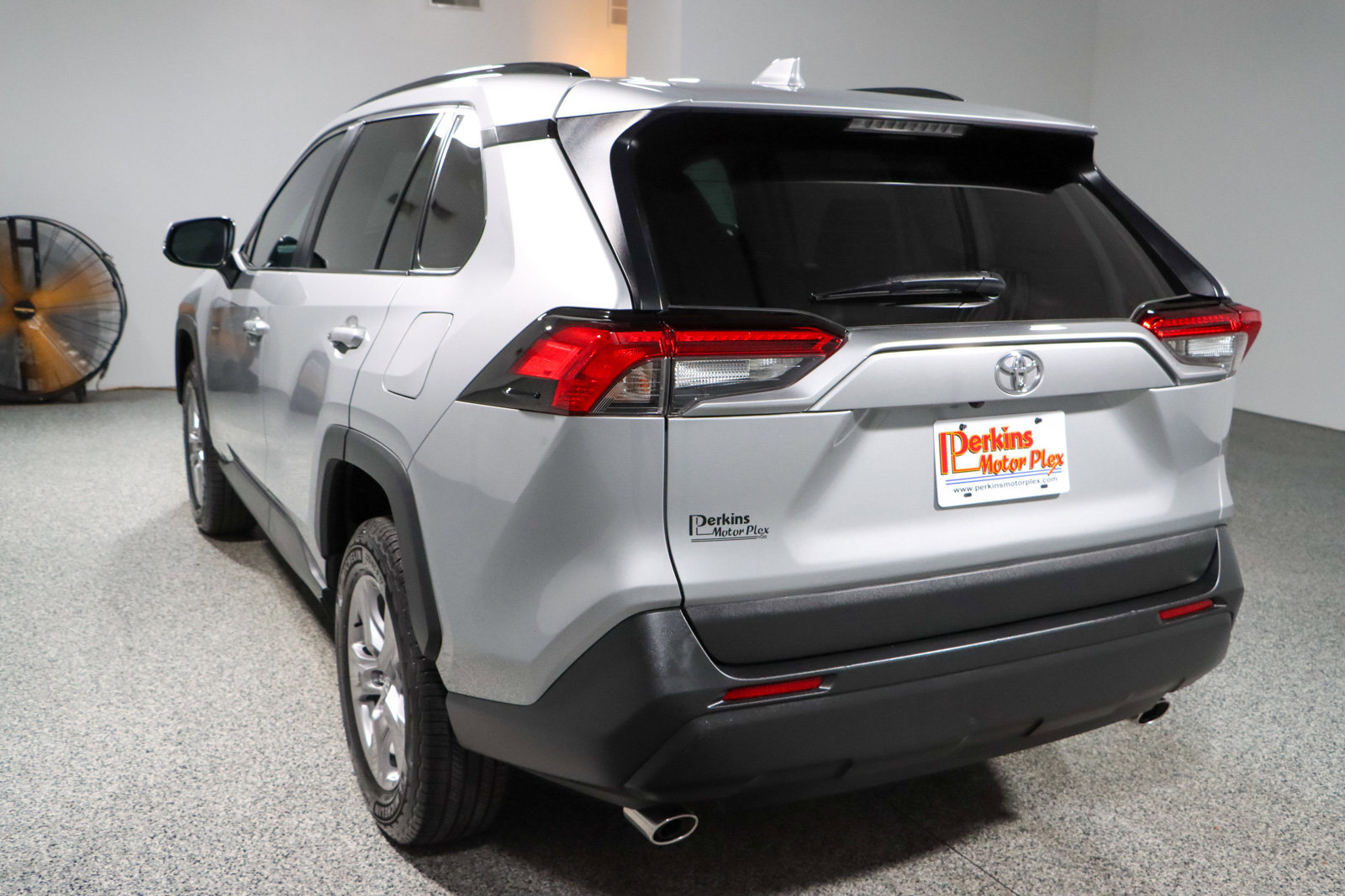 Used 2022 Toyota RAV4 XLE FWD image 9
