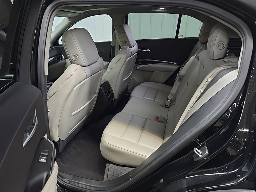 Used 2023 Cadillac XT4 Luxury w/ Cold Weather Package image 31