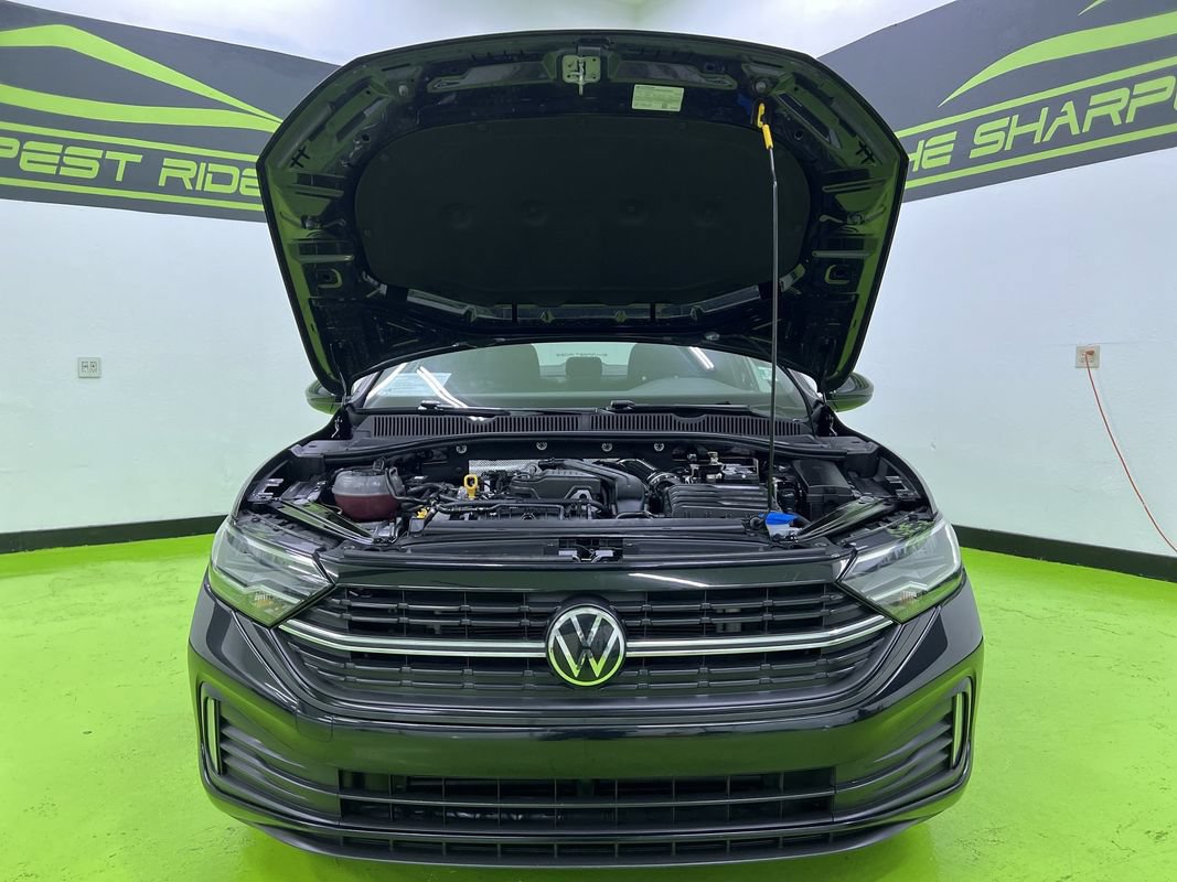 Used 2024 Volkswagen Jetta Sport FWD image 4