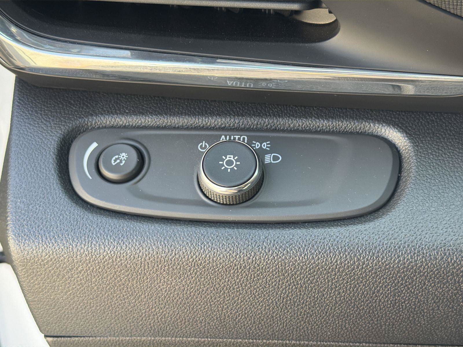 Used 2025 Buick Envista Preferred FWD image 16