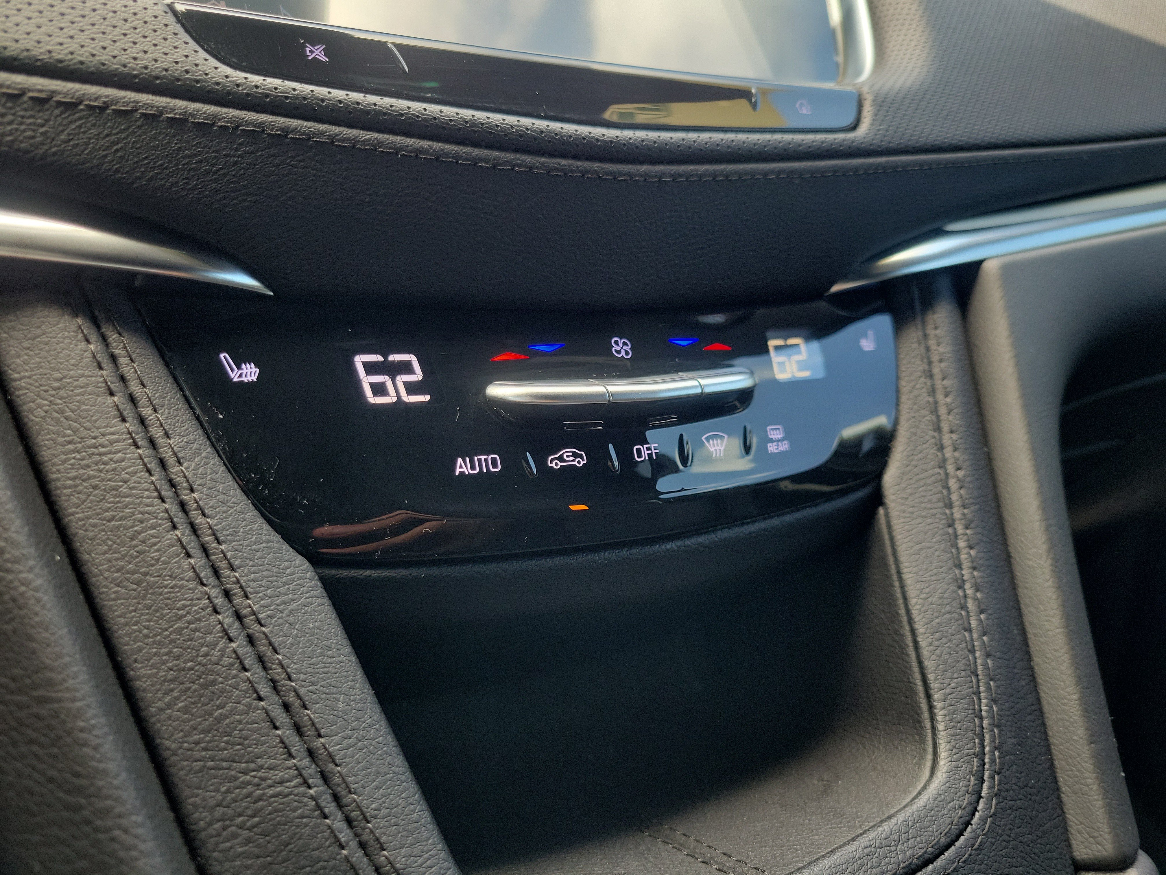 Certified 2024 Cadillac XT5 Luxury w/ LPO, Floor Liner Package FWD image 26