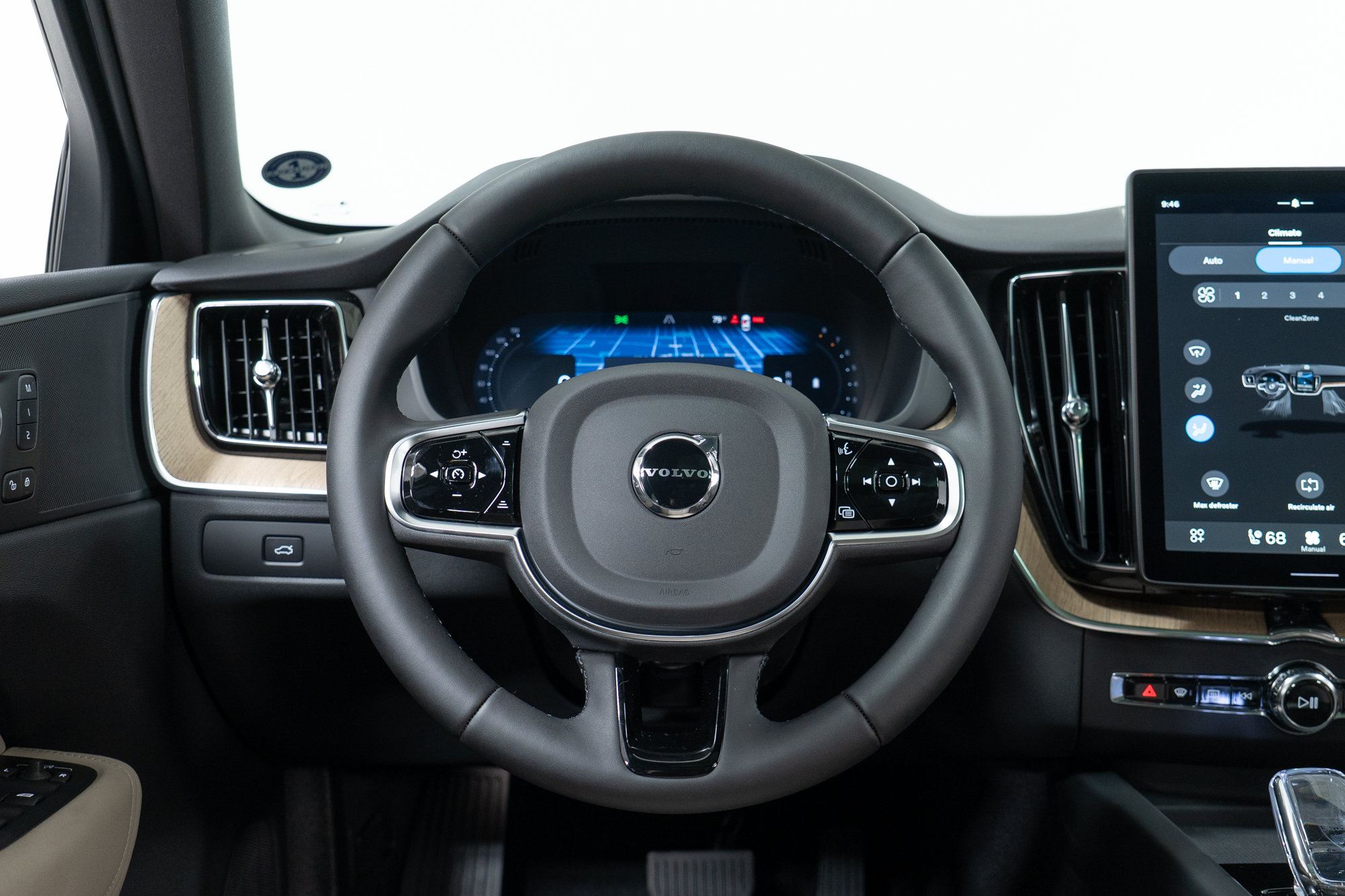 New 2027 Volvo XC60 B5 Core AWD/4WD image 17