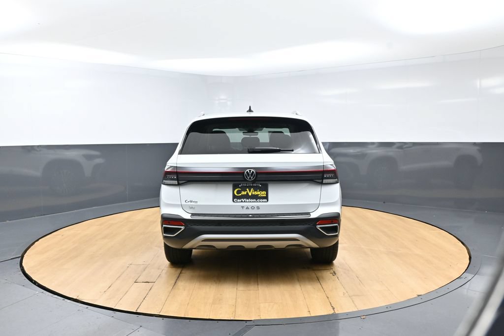 Used 2025 Volkswagen Taos SE FWD image 45