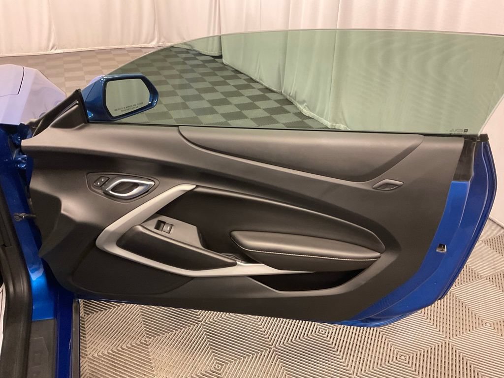 Used 2018 Chevrolet Camaro SS RWD image 23