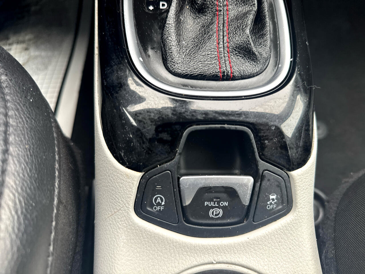 Used 2020 Jeep Compass Limited w/ Rear Convenience Group image 18