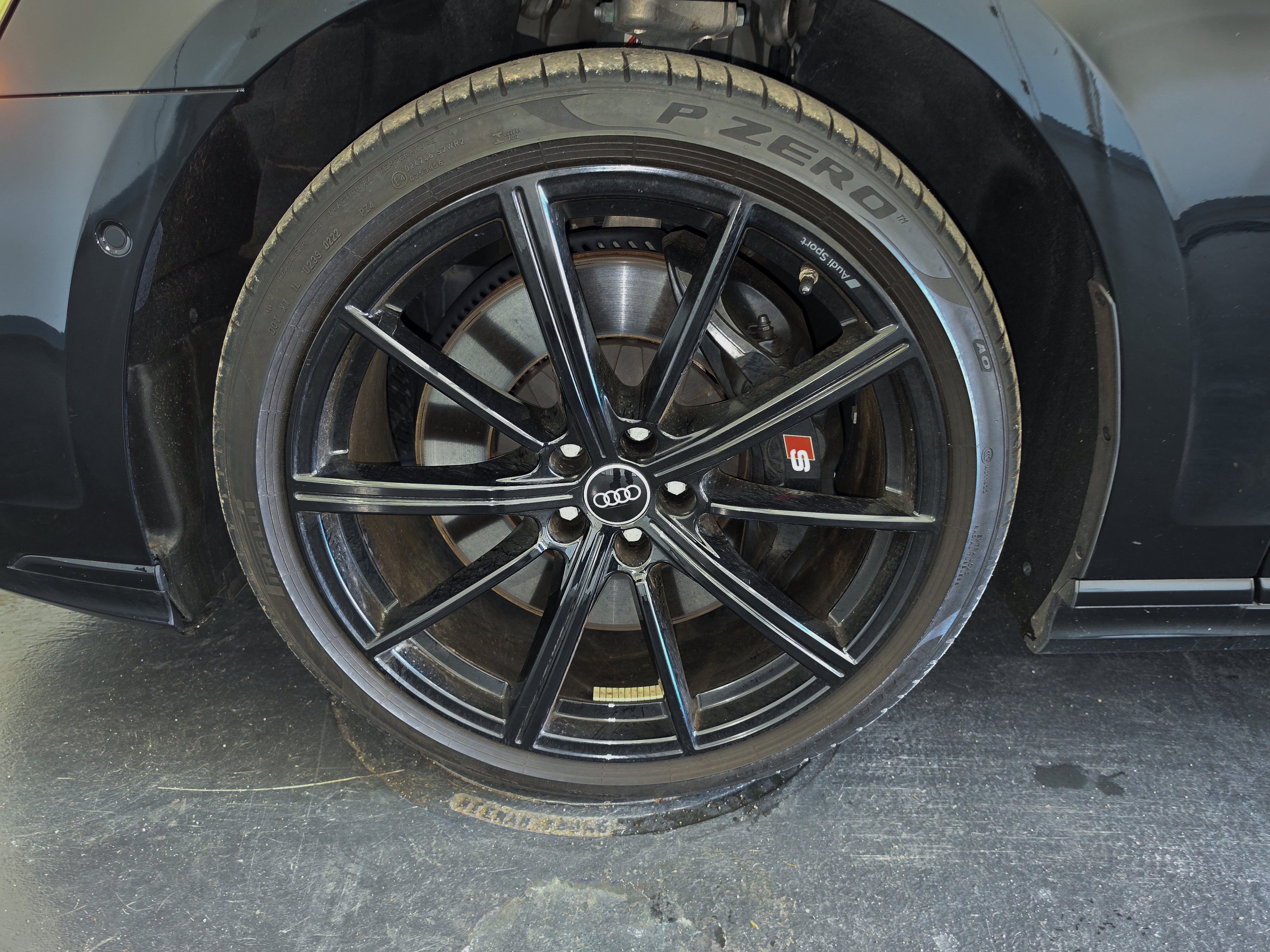 Used 2022 Audi S8 w/ S8 Comfort Plus Package AWD/4WD image 44