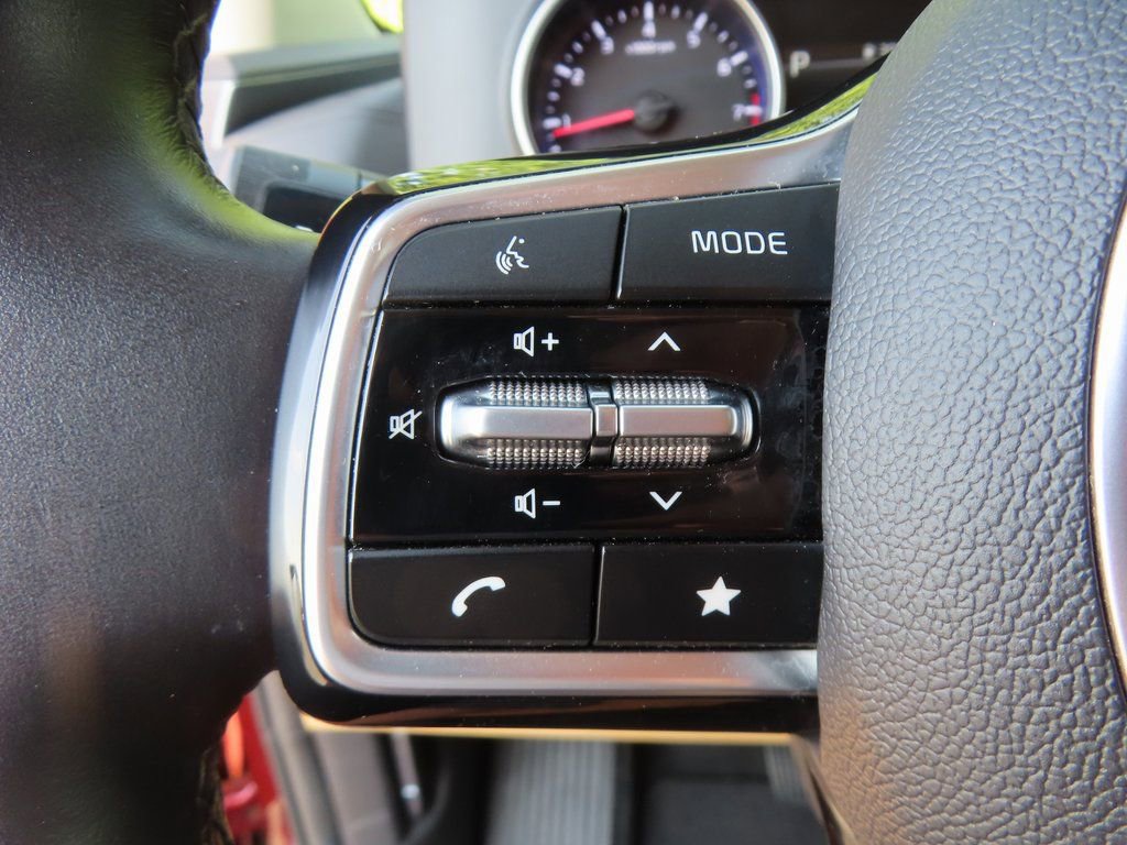 Used 2024 Kia Carnival LX FWD image 21