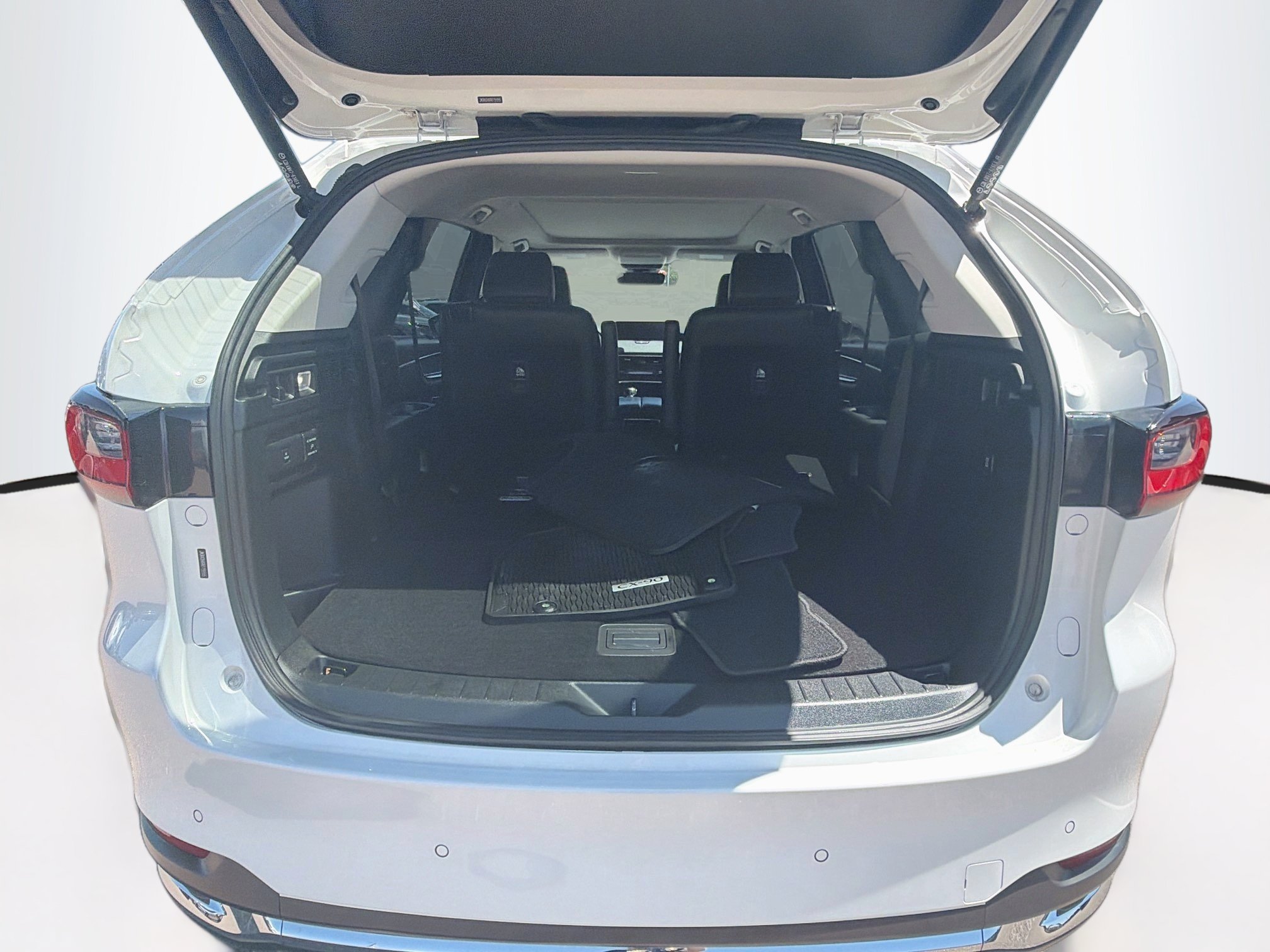 Used 2024 MAZDA CX-90 Plug-In Hybrid w/ Premium Pkg AWD/4WD image 32