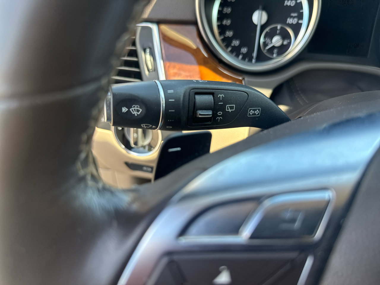 Used 2014 Mercedes-Benz ML 350 BlueTEC 4MATIC image 21