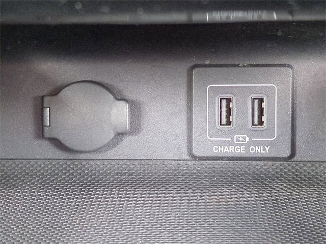 Used 2018 Nissan Pathfinder S image 21